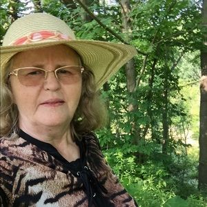 Meet your Posher, Aganetha